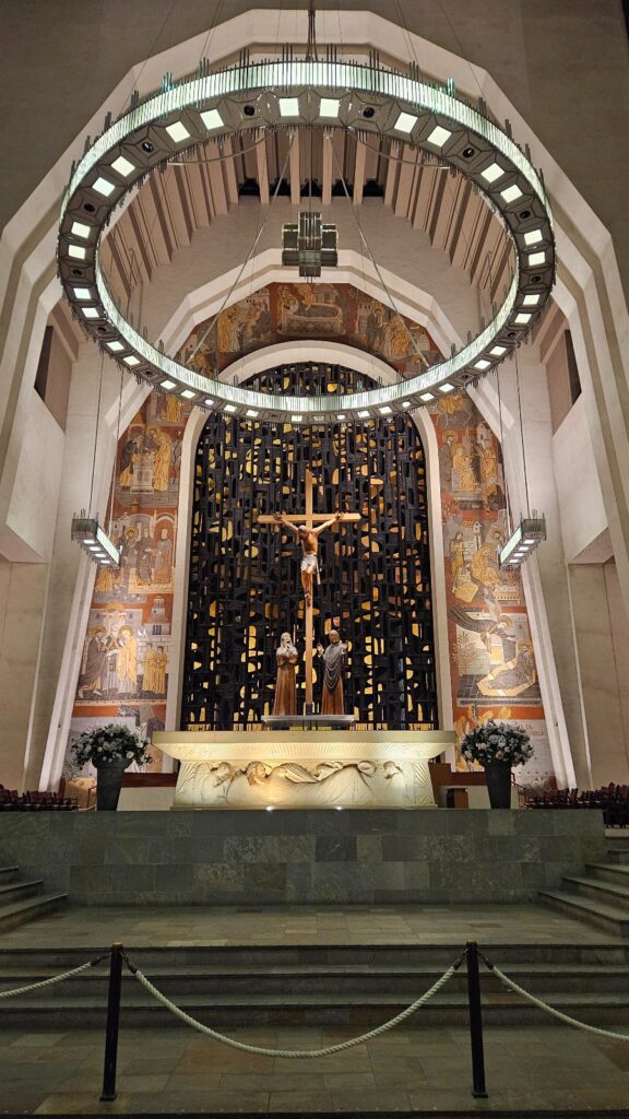 The interior of the Oratory Saint-Joseph