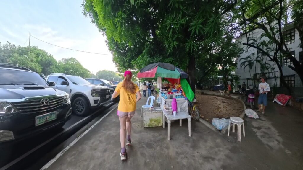 The running ginger running in Manila Bay in our recommened route in Manila