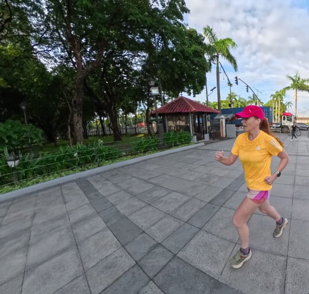 The running ginger running in Manila Bay in our recommened route in Manila