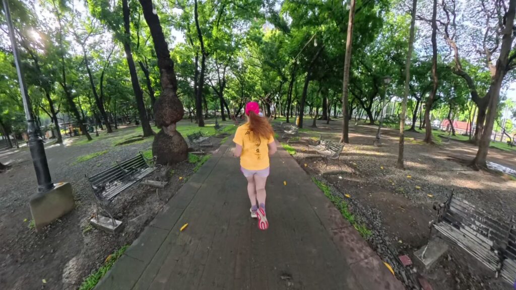 The running ginger running in Manila Bay in our recommened route in Manila