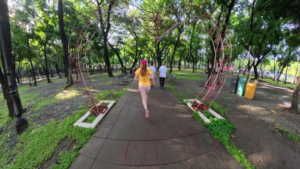 The running ginger running in Manila Bay in our recommened route in Manila