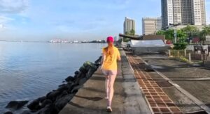 Running in Manila Bay