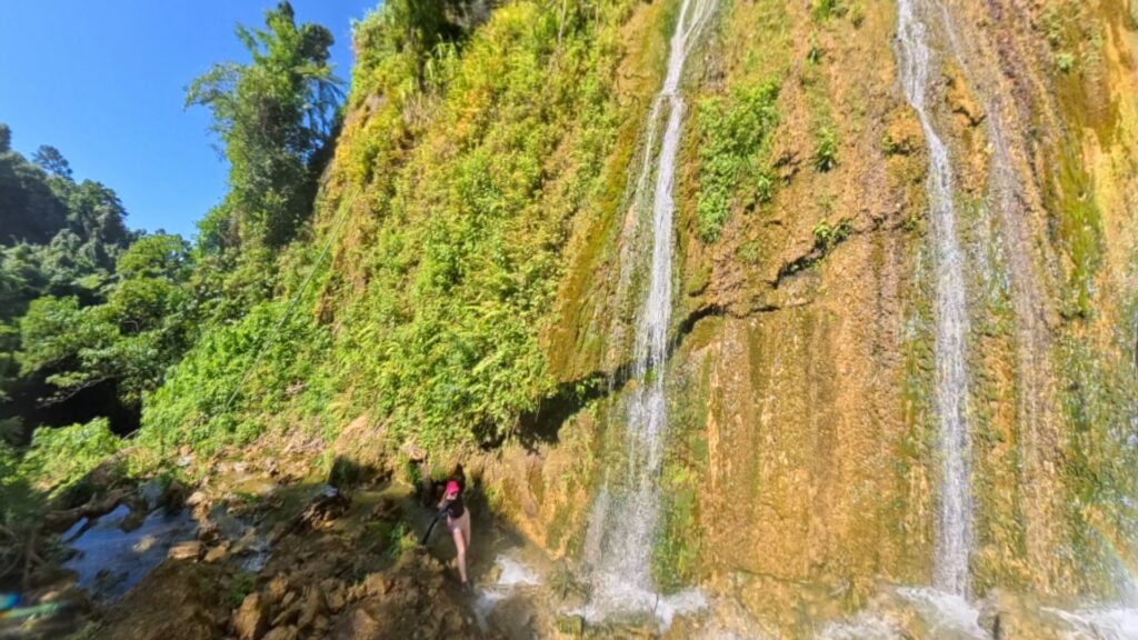 Images of our scenic trail 4k run from Mele Waterfalls to Mele Beach trough Devil's Point Road in Vanuatu
