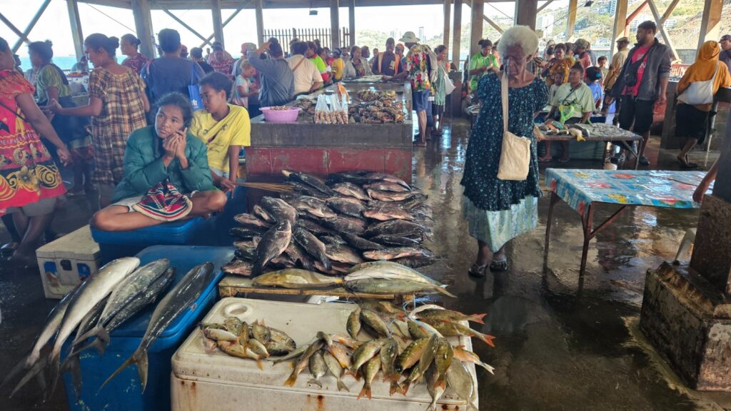 Images of Port Moresby in PNG, Papua New Guinea, for our tourism and running recommendations. Koki Fish Market.