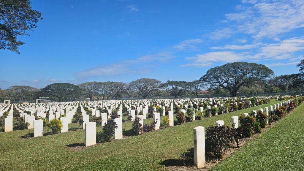 Images of Port Moresby in PNG, Papua New Guinea, for our tourism and running recommendations. War Cementery.