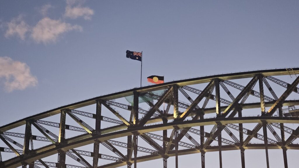 Image of Sydney during a sunset cruise, during the pre-tour before the Sydney marathon 2025. 