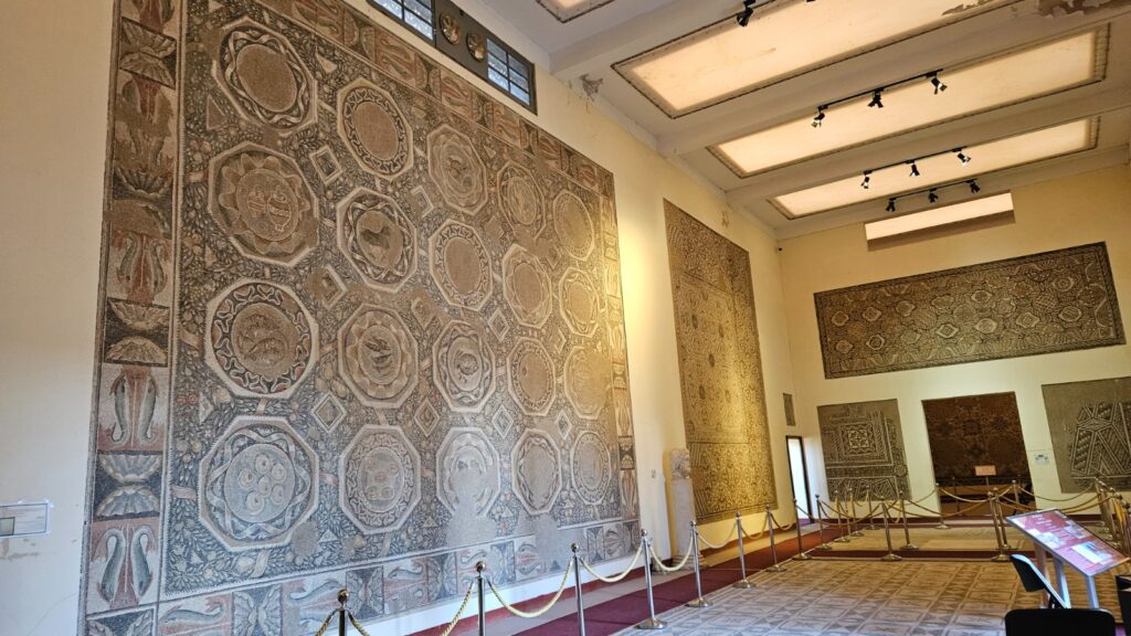 Roman Ruins in Timgad, Argelia, in 2026. Museum with mosaics.