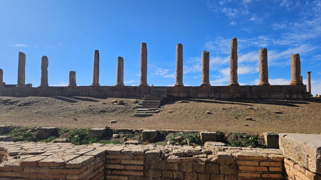 Roman Ruins in Timgad, Argelia, in 2026. 