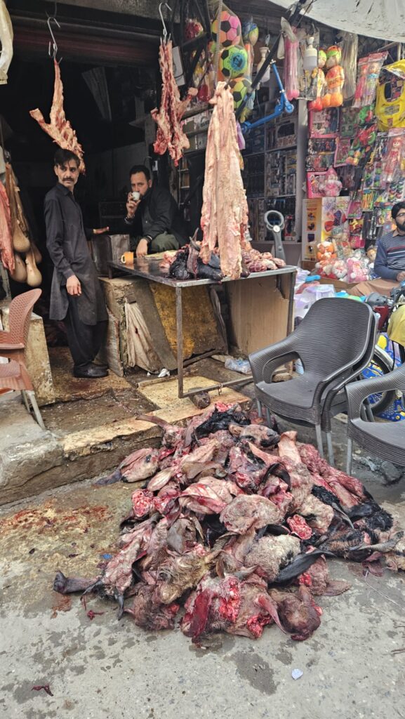 Tourist highlights of Islamabad in Pakistan in 2026 before the Islamabad Marathon. Nawaldini’s open-air market.