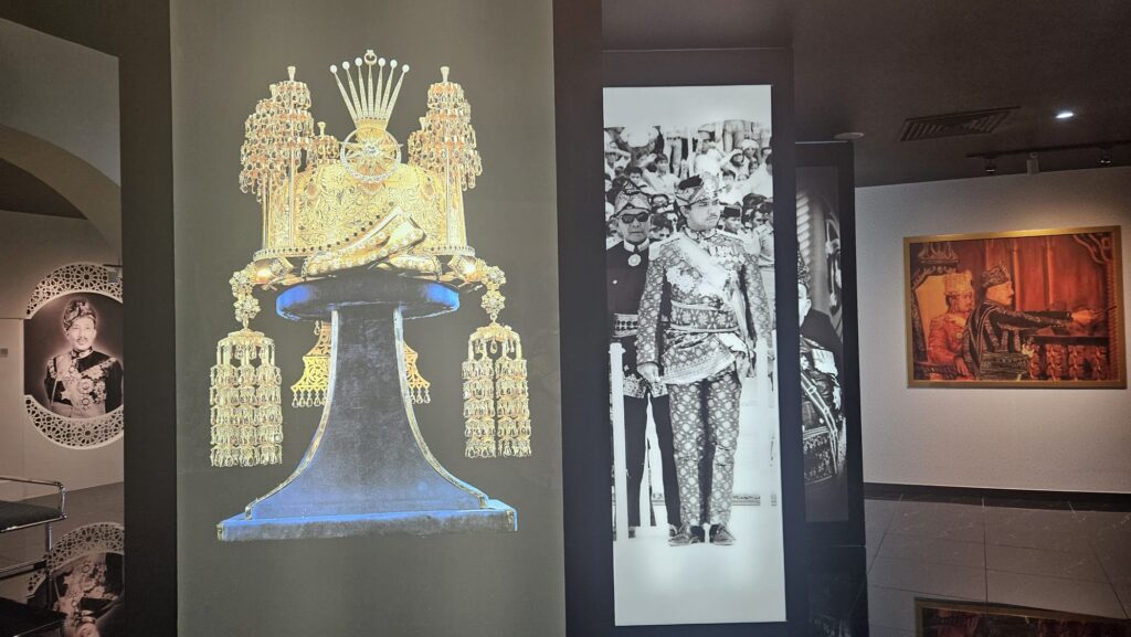 Highlights of Bandar Seri Begawan, capital of Brunei, in 2026. Recomended visits. Royal Regalia Museum.