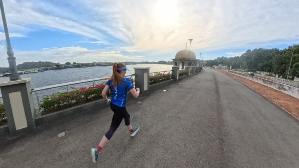 The running ginger running 6 kilometers in Bandar Seri Begawan in Brunei. Recommended run.