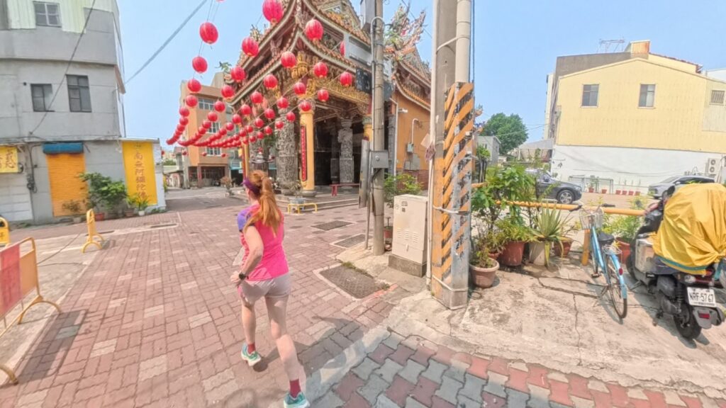 The running ginger running in Tainan. Recommended 10k route in Tainan. Navy destroyer.