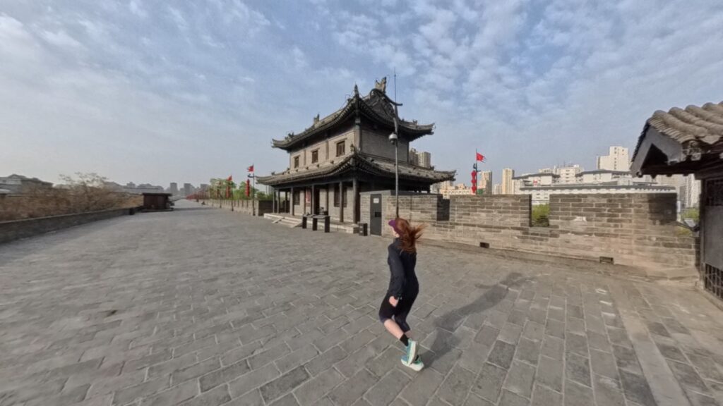 11 kilometers run in Xi'an, in the City Wall and the moat park in April 2026. Recommended route for running and tourism in Xian.