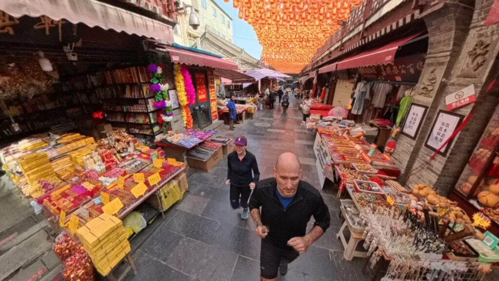 11 kilometers run in Xi'an, in the City Wall and the moat park in April 2026. Recommended route for running and tourism in Xian. Muslim Quarter.