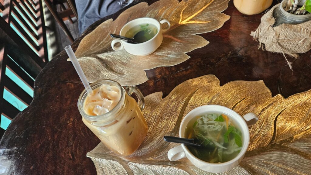 Food in Borneo: Kit Kat ice cream labelled "Borneo chocolate": Tea