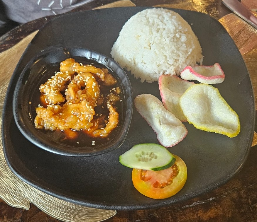 Food in Borneo: Kit Kat ice cream labelled "Borneo chocolate": Honey Chicken.
