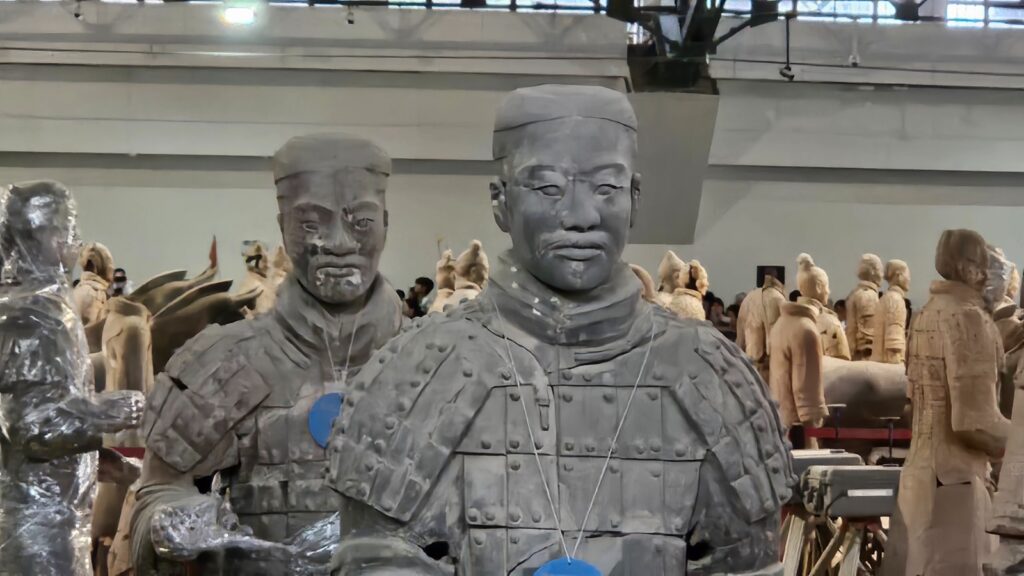 Highlights of our trip to Xi'an in Apirl 2026, visiting the city and the Terracotta Warriors before running in the city wall. 