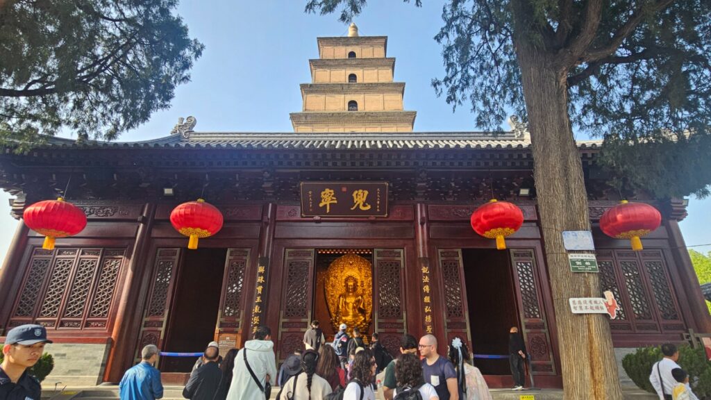 Highlights of our trip to Xi'an in Apirl 2026, visiting the city and the Terracotta Warriors before running in the city wall. 