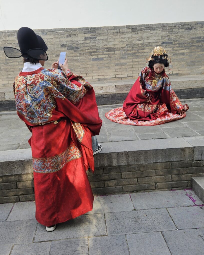 Highlights of our trip to Xi'an in Apirl 2026, visiting the city and the Terracotta Warriors before running in the city wall. 