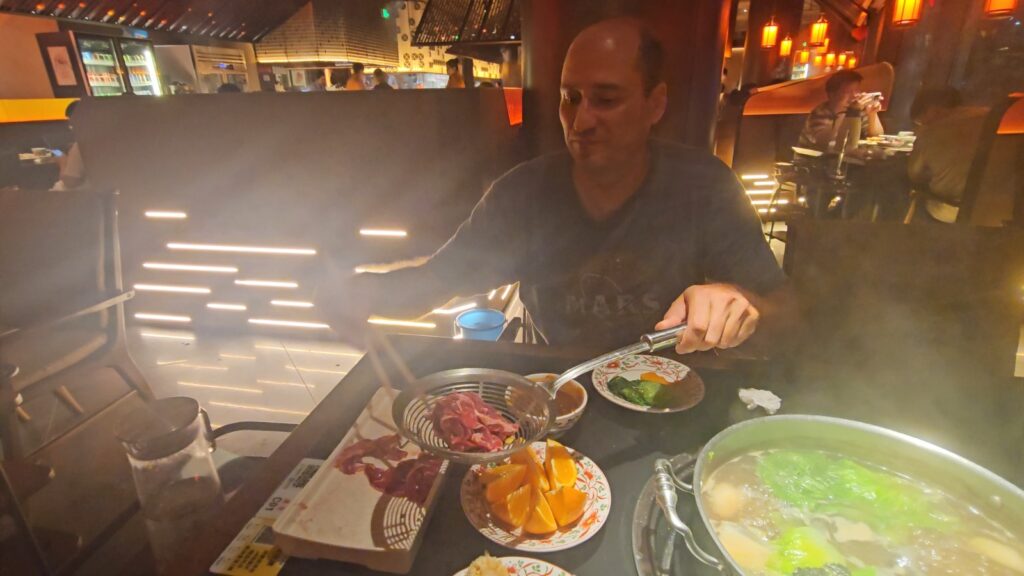 Carboloading before running with robots: humanoid robot e-town half marathon in Beijing in 2026
